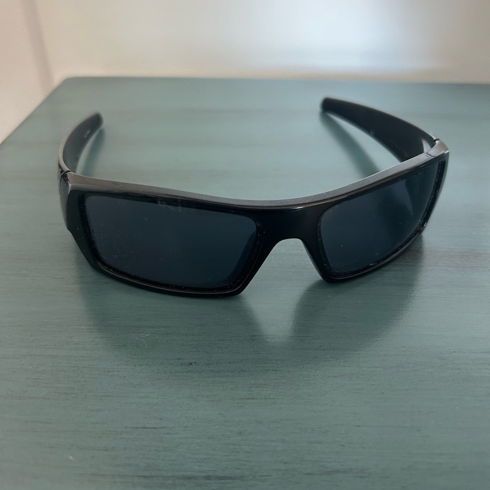 Men’s Black Oakley Sunglasses